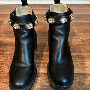 Steven Madden Amulet Chelsea boot